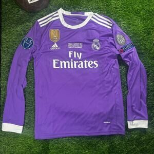 Real Madrid 2016/2017 Away Jersey